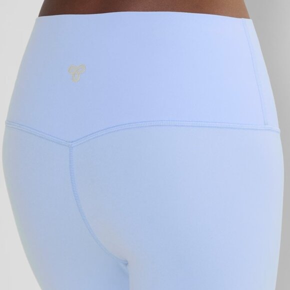 Aritzia Golden BUTTER New Cheeky Hi-Rise 24" Legging Size 4 - Picture 3 of 6